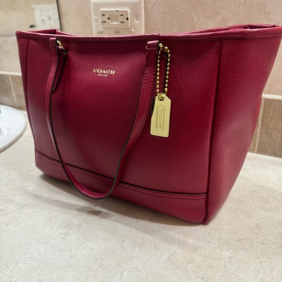 NEW Burgundy Coach Saffiano Leather City Tote Bag - Picture 2 of 16